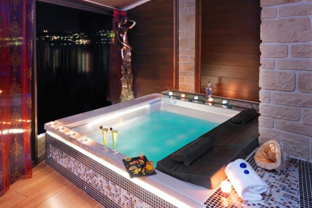 Hotel Avec Jacuzzi Dans La Chambre Corse