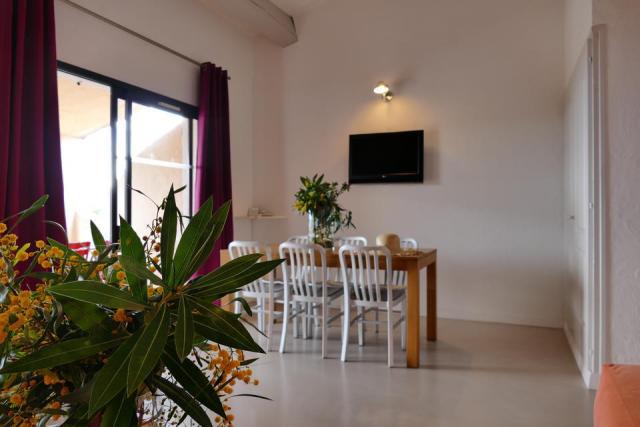 - Domaine Santa Giulia Palace