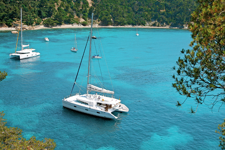 Catamaran Dream Yacht Charter