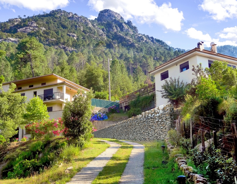 Verblijf in Herberg des 2 Sorru** in Guagno les Bains